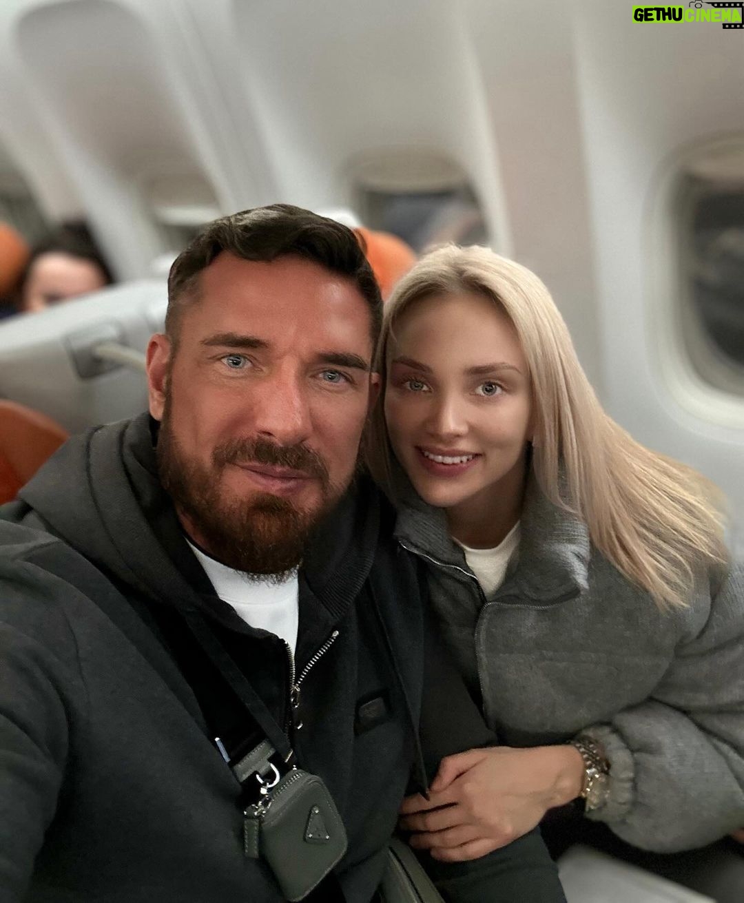 Kurban Omarov Instagram - Те кто давно на нас подписан, знают наше традиционное место на карте, после НГ✈️ #черезмесяцнаберу SVO - Sheremetyevo International Airport Moscow