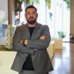 Kurban Omarov Instagram - Мудрые женщины знают, что внимание нужно обращать не на слова, а на поступки. Впрочем это работает и в политике. Как говорится, следите за руками. РФ последовательно проводила дипломатическую политику на ближнем Востоке. И на БРИКС это в очередной раз подтверждает глава государства. Наши страны пытаются остановить конфликт, США как обычно продолжают поставлять оружие, деньги, запускают разведку, их корабли приплывают туда, где их не ждут. При этом надо понимать, что дипломатический процесс не очень быстрый, Россия спасает мирных жителей - из зоны конфликта, эвакуированы сотни граждан России, а в Сектор Газа доставлена гуманитарная помощь. А для освобождения заложников и спасения женщин и детей нужно долгосрочное перемирие. Рано или поздно усилия приведут к результату.