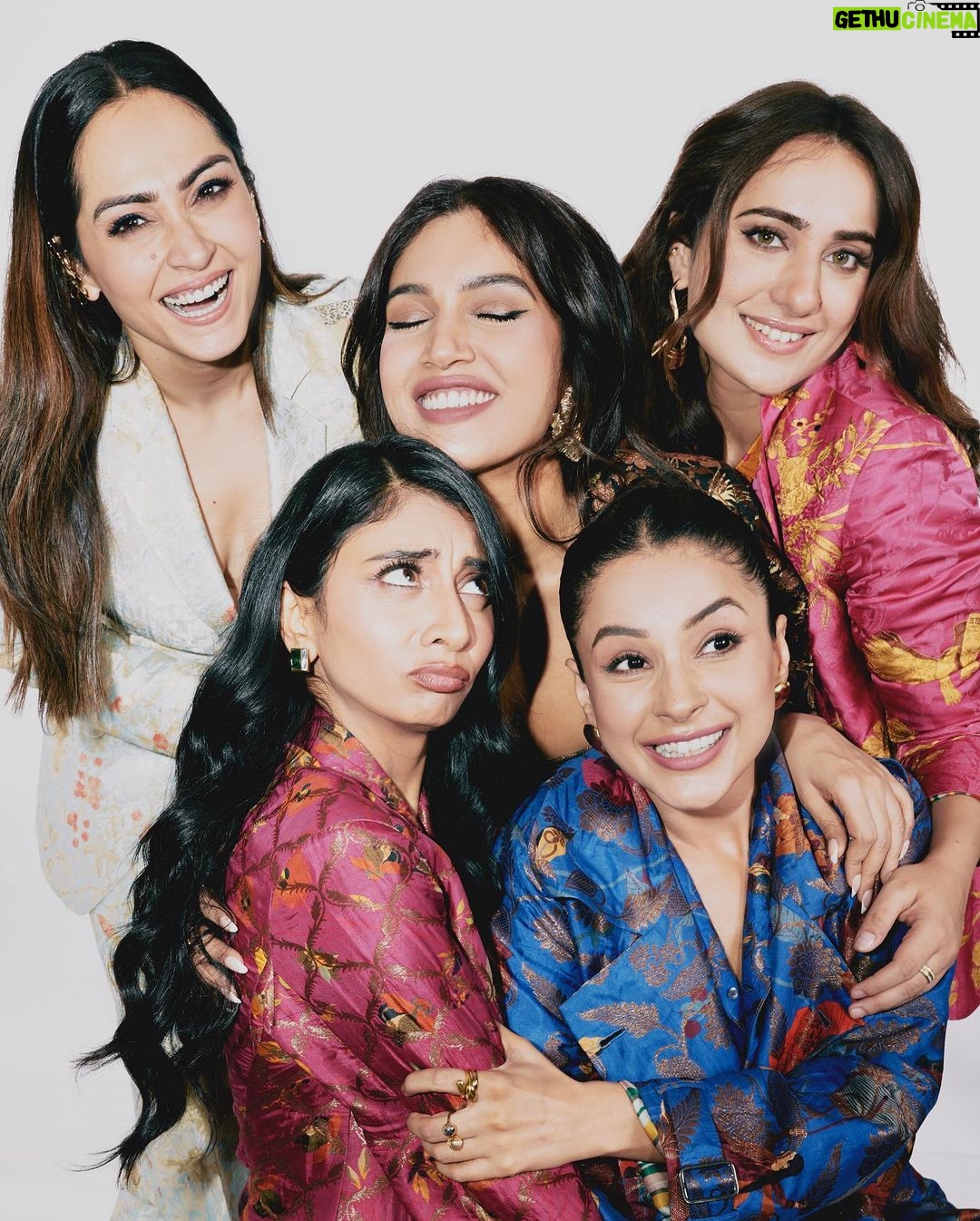 Kusha Kapila Instagram - SQUAD GOALS? Haanji! All the best girls in custom @suketdhir Style by @manishamelwani and @devanshi.15 Photos by @leroifoto Styling Team - @sim.ran_awayy @junni.khyriem @iambidipto_ @gypsy.girl.world @kasliwalriddhi @bhavnaaaaa.r *Bhumi Pednekar* Hair - @the.mad.hair.scientist Makeup - @sonicsmakeup Outfit - Custom @suketdhir Earrings - @studiometallurgy Rings -@adastrabydivya @myrhabyrhea Footwear - @jimmychoo *Shehnaaz Gill* Hair - @cheemabaljit2 Makeup - @sabakhanmakeup Outfit - Custom @suketdhir Earrings - @viangevintage Rings - @inaya_accessories @theslowstudioofficial Footwear - @taoparis.in *Kusha Kapila* - Photos by - @leroifoto Styled by - @manishamelwani @devanshi.15 Hair - @makeupbyvishakha Makeup - @aashna_shah Outfit - Custom @suketdhir Earrings - @paromapopat Earcuff - @tanzire.co Handstack - @radhikaagrawalstudio Rings - @zohra_india *Shibani Bedi* Hair and Makeup - @simua_996 Outfit - Custom @suketdhir Earrings - @studiometallurgy Footwear - @dipyourtoes *Dolly Singh* Hair and Makeup - @simua_996 Outfit - Custom @suketdhir Jewellery - @voycejewellery Footwear - @oceedeeshoes Mumbai, Maharashtra