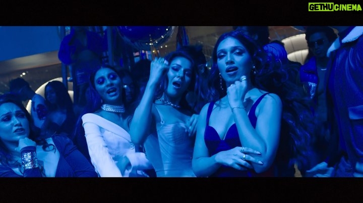 Kusha Kapila Instagram - Rebel. Rage. Repeat. All Night! ๐๐ป #Haanji Song out TOMORROW #ThankYouForComing #ComebackOfTheChickFlick #DontForgetToCome @bhumipednekar @shehnaazgill @dollysingh @shibani_bedi #PradhumanSinghMall @natasharastogi @Gautmik @sushantdivgikr @salonidaini_ @dollyahluwalia @kkundrra @tejaswidevchaudhary @anilskapoor @shobha9168 @ektarkapoor @rheakapoor @karanboolani @radsanand @prashastisingh @qaranx @the.rish @rajitdev @sidkaushal22 @udayanbhat @gaurisathe @jpaarth @balajimotionpictures @akfcnetwork @saregama_official