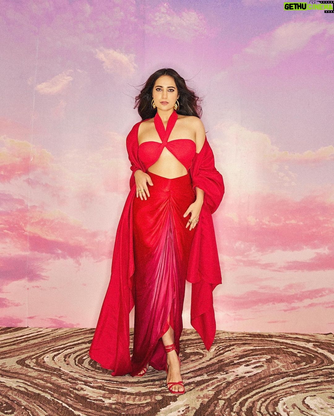 Kusha Kapila Instagram - Neha aka Queen đ aka @kushakapila Donât Forget to catch our trailer! Itâs out NOW! Thank You For Coming! Photos by @vaishnavpraveen Styled by @manishamelwani and @devanshi.15 Hair: @makeupbyvishakha Makeup: @aashna_shah Top : @shivanandnarresh Cape and skirt : @431_88 Footwear : @taoparis.in Earrings: @zohra_india Rings : @zohra_india @studiometallurgy Assisted by @junni.khyriem @sim.ran_awayy @iambidipto @gypsy.girl.world @bhavnaaaaa.r @kasliwalriddhi Mumbai, Maharashtra