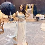 Kusha Kapila Instagram - sup fam 🤍 (bts of TYFC poster shoot. in this dreamy @taruntahiliani couture. thank you @rheakapoor 💃)