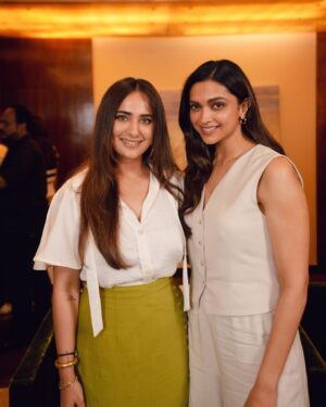 Kusha Kapila Instagram - I am out of captions because look at her 🙆🏼‍♀️

thank you for all the love on our collab 💜 my team and I were very starstruck. @harsh_pranav was legit shaking while showing her the script hahahah. Same, harsh, same. Thanks to her, we shot this in record time. Warm, kind and collaborative. Core memory.