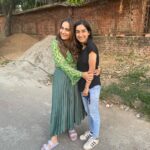 Kusha Kapila Instagram – Sukhee is yours today. A film so special, so sweet, so endearing that when I will look back at this time 20 years down the line, my heart will only and only be filled with joy. 
A huge congratulations to our director @sonal_d_joshi who led us with so much heart and love throughout the film. Your vision is so clear and what you want from your actors, so precise. I can’t wait to see everything you create. Thanks for not laughing on a single joke of mine, though. Serves me right for distracting your actors.

To our Sukhee @theshilpashetty, this film is all you. The softness and the life you bring to Sukhee is the heart of this film. The world will see a new Shilpa, I know. and haan, thanks for treating me like a real-life friend 🥹

To my kuttis @pavleen_gujral @dilnazirani, there is so much to learn from you both. It was my pleasure to play your friend and never end the banter even when the camera said cut. Thanks for entertaining my lame jokes. behind Sonal’s back of course. Dilnaaz, your pichwada joke however takes the cake.

To @theamitsadh, you are magic, so effortless, so smooooooth, so charming on screen and IRL. Ab samajh aaya kyun hota hai pyaar. Pls don’t kill me.

To @chaitannyachoudhry, to play Guru is a huge undertaking, one that you put both your mind and heart to. The nuance you bring to this character is proof of your talent and I wish you everything and more.

To @maahijain1707, proof’s in the pudding, not a single review forgets to mention you. An actor of your caliber at your age, it’s rare. Congratulations for the life ahead of you. meher maasi loves you💜

To @itsjyotikapoor, every time you arrive on screen (it’s an arrivationnnnn), the screen lights up. Your comic timing is impeccable as is your screen presence. I wish we get to work together and this time, in a scene together 💜

To my team of ADs, love you so much and thankyou for letting me roast y’all endlessly. Y’all be the best future filmmakers and live your dream lives.

Last but not the least, definitely not the least, our producers, @ivikramix @vijash, thank you, thank you, thank you and a million times, thank you🌸