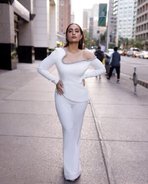 Kusha Kapila Instagram - TOUCHDOWN @tiff_net ! The Thank You For Coming Squad has arrived! #thankyouforcomingattiff #tyfcattiff 

TIFF Production: @Mediaworkss
TIFF BTS: Photography & Video: @amritaroraphotography

Styled by - @manishamelwani @devanshi.15 @abhilashatd

Styling Team - @sim.ran_awayy @junni.khyriem @iambidipto_ @gypsy.girl.world  @bhavnaaaaa.r @kasliwalriddhi
@swityshinde
@juhi.melwani
@shubhangi.upadhyay2

*Bhumi*

Outfit - @toni_maticevski
Hair : @connorlangehair

*Dolly* 

Outfit - @abhisheksharmastudio
Jewellery - @vishvafinejewelry
Heels - @monrowshoes

Hair & Makeup: @shirleywuofficial

*Kusha*

Outfit - @safiyaa_official
Jewellery - @vishvafinejewelry

Hair & Makeup: @shirleywuofficial

*Shibani*

Outfit - @roologyofficial
Jewellery - @vishvafinejewelry
Heels- @aands_official @ascend.rohank

Hair & Makeup: @shirleywuofficial

*Shehnaaz*

Outfit - @nicolasjebranworld @mohiebdahabieh
Jewellery - @vishvafinejewelry
Heels- @londonrag_in

Hair & Makeup: @shirleywuofficial