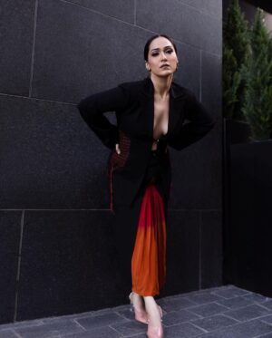 Kusha Kapila Instagram - TOUCHDOWN @tiff_net ! The Thank You For Coming Squad has arrived! #thankyouforcomingattiff #tyfcattiff 

TIFF Production: @Mediaworkss
TIFF BTS: Photography & Video: @amritaroraphotography

Styled by - @manishamelwani @devanshi.15 @abhilashatd

Styling Team - @sim.ran_awayy @junni.khyriem @iambidipto_ @gypsy.girl.world  @bhavnaaaaa.r @kasliwalriddhi
@swityshinde
@juhi.melwani
@shubhangi.upadhyay2

*Bhumi*

Outfit - @toni_maticevski
Hair : @connorlangehair

*Dolly* 

Outfit - @abhisheksharmastudio
Jewellery - @vishvafinejewelry
Heels - @monrowshoes

Hair & Makeup: @shirleywuofficial

*Kusha*

Outfit - @safiyaa_official
Jewellery - @vishvafinejewelry

Hair & Makeup: @shirleywuofficial

*Shibani*

Outfit - @roologyofficial
Jewellery - @vishvafinejewelry
Heels- @aands_official @ascend.rohank

Hair & Makeup: @shirleywuofficial

*Shehnaaz*

Outfit - @nicolasjebranworld @mohiebdahabieh
Jewellery - @vishvafinejewelry
Heels- @londonrag_in

Hair & Makeup: @shirleywuofficial
