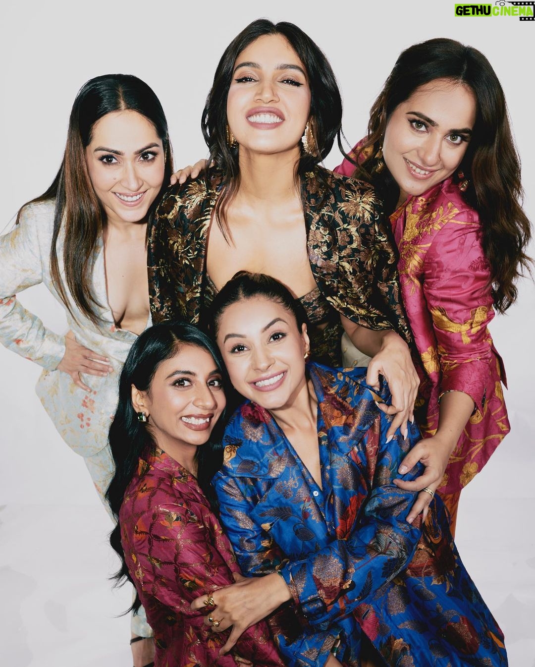 Kusha Kapila Instagram - SQUAD GOALS? Haanji! All the best girls in custom @suketdhir Style by @manishamelwani and @devanshi.15 Photos by @leroifoto Styling Team - @sim.ran_awayy @junni.khyriem @iambidipto_ @gypsy.girl.world @kasliwalriddhi @bhavnaaaaa.r *Bhumi Pednekar* Hair - @the.mad.hair.scientist Makeup - @sonicsmakeup Outfit - Custom @suketdhir Earrings - @studiometallurgy Rings -@adastrabydivya @myrhabyrhea Footwear - @jimmychoo *Shehnaaz Gill* Hair - @cheemabaljit2 Makeup - @sabakhanmakeup Outfit - Custom @suketdhir Earrings - @viangevintage Rings - @inaya_accessories @theslowstudioofficial Footwear - @taoparis.in *Kusha Kapila* - Photos by - @leroifoto Styled by - @manishamelwani @devanshi.15 Hair - @makeupbyvishakha Makeup - @aashna_shah Outfit - Custom @suketdhir Earrings - @paromapopat Earcuff - @tanzire.co Handstack - @radhikaagrawalstudio Rings - @zohra_india *Shibani Bedi* Hair and Makeup - @simua_996 Outfit - Custom @suketdhir Earrings - @studiometallurgy Footwear - @dipyourtoes *Dolly Singh* Hair and Makeup - @simua_996 Outfit - Custom @suketdhir Jewellery - @voycejewellery Footwear - @oceedeeshoes Mumbai, Maharashtra