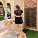 Kusha Kapila Instagram – small and stupid 🐶👧