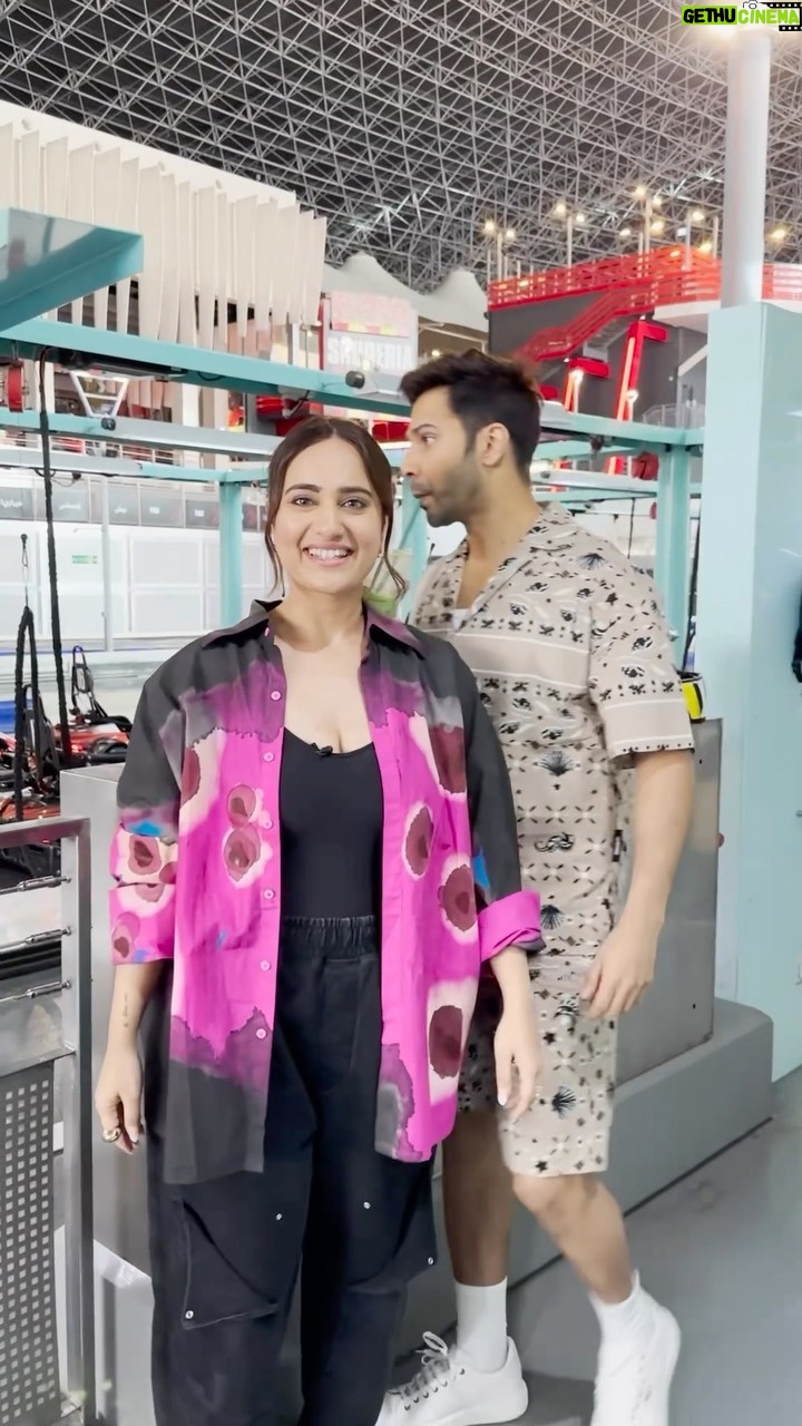 Kusha Kapila Instagram - aapko pehle kahi dekhaa… never mind Y’all are responsible for this video because y’all keep pointing it out. Thanks @varundvn for making this video and Natasha, must continue to look for more doppelgängers 🤣 Ferrari World, Abu Dhabi, UAE