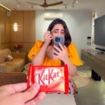 Kusha Kapila Instagram - rate my catching skills from 0 to -10🌝 Also have had enough of always being in a hurry so it’s time to #CatchABreak with Kitkat. Here’s how you can #CatchABreak: 1. Create your reel catching a break 2. Tag @kitkatindia to get featured 3. Don’t forget to use the hashtag #CatchABreak #KitKat #CatchABreak #ad