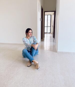 Kusha Kapila Instagram - mumbai, please be nice to me ilu2 jo barse sapne boond boond ekdum dhak dhak horela hai

#nomorehotels #nainokomoonmoond #khanakhakejana #littlebitfattoing
