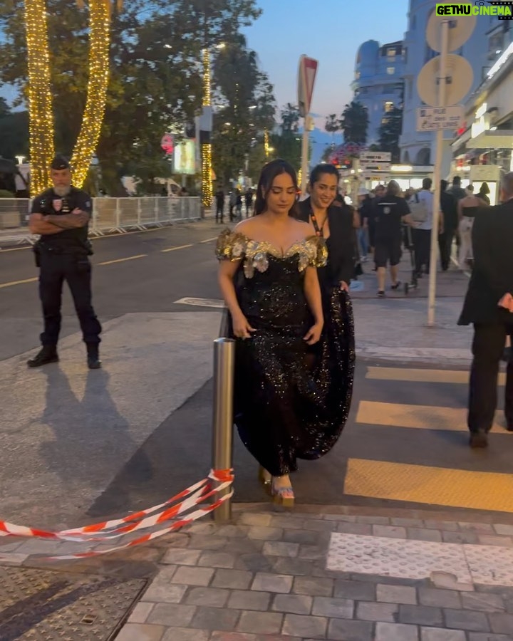 Kusha Kapila Instagram - my first red carpet and movie screening at #Cannes2023 ⭐️✨ @rahulmishra_7 dressed me for this starry moment in a custom off shoulder number. It had me at the neckline - golden poppy flowers and two goldfish kissing bang in the middle. Mermaid-like silhouette, Rahul went for old world glamour and I was here for it. @ayeshaaminnigam really outdid herself with this one. I am glad we share this moment, Ayesh 💜 thank you @rhiakapoor for kindly holding my trail and placing it so beautifully on the carpet. thank you @drsheths for making this moment happen🫶 Most of all, @fetch_india for making this dream come true. Styled by : @ayeshaaminnigam @rhiakapoor Assisted by: @sejal_satish.n @thanishqkokare Gown @rahulmishra_7 Jewels: @damianiofficial Shoes: @hausofhoneyclub Makeup : @aashna_shah Hair : @makeupbyvishakha Cannes, French Riviera, France