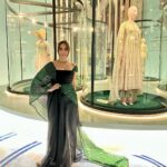 Kusha Kapila Instagram - @nmacc.india photo dump✨ last night was one for the books. The scale of this cultural centre alone engulfed you that is if you could process the people you were walking past. I want to quickly talk about the exhibit that was and should be at the centre of this “Indian met gala”. Design, fashion and art students are going to devour it. When I was studying at NIFT, if my batchmates and I experienced something like this, I know for sure we’d be spending a lot of our time here. Think archival pieces from Indian and international designers from collections that are referenced often in design school. I enjoyed the exhibit immensely which is probably the reason I missed out on getting a selfie with Zendaya and Tom which let’s be honest I was never going to get but hey, I saw SRK perform so I truly won last night🌚 Nita Mukesh Ambani Cultural Centre