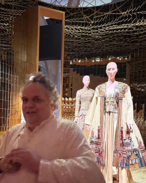 Kusha Kapila Instagram - @nmacc.india photo dump✨

last night was one for the books. The scale of this cultural centre alone engulfed you that is if you could process the people you were walking past. I want to quickly talk about the exhibit that was and should be at the centre of this “Indian met gala”. Design, fashion and art students are going to devour it. When I was studying at NIFT, if my batchmates and I experienced something like this, I know for sure we’d be spending a lot of our time here. Think archival pieces from Indian and international designers from collections that are referenced often in design school. I enjoyed the exhibit immensely which is probably the reason I missed out on getting a selfie with Zendaya and Tom which let’s be honest I was never going to get but hey, I saw SRK perform so I truly won last night🌚