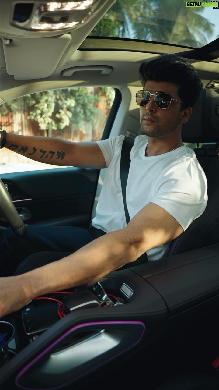 Kushal Tandon Instagram - The past few months have been incredibly demanding for me, juggling social commitments and enduring long working hours. And here’s something that has gotten me through- Shilajit Gold by @wellbeing.nutrition. Use code KUSHAL10 for an additional discount on their website. Shilajit is renowned for its ability to boost stamina and energy levels, but its benefits extend far beyond that, it also enhances metabolism, promotes better sleep, and alleviates stress. Here’s how you can start incorporating Shilajit in your daily fitness routine: Scoop a pea-sized quantity using the spoon provided in the box. Blend it thoroughly into 100-200ml of lukewarm water or milk, stirring until well-mixed. That’s it! Also available on Amazon.