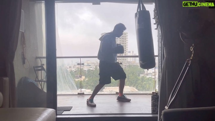 Kushal Tandon Instagram - @pandabanks Saturday done right🤜🤜♠️