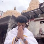 Kushal Tandon Instagram - अंदाज हमारे कुछ निराले हैं. क्योंकि हम महाकाल वाले हैं. ॐ नमः शिवाय जय महाकाल बाबा की, हर हर महादेव …..🙏❤️ महाकालेश्वर ज्योतिर्लिंग उज्जैन - Mahakaleshwar Jyotirlinga Ujjain