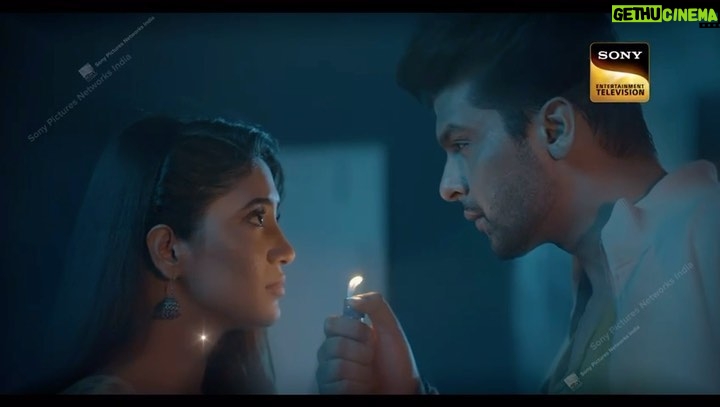 Kushal Tandon Instagram - Kya ho raha hai Reyansh ko Aradhana ke liye pyaar ka ehsaas? Dekhiye Barsatein - Mausam Pyaar Ka, Mon-Fri raat 8 baje, sirf #SonyEntertainmentTelevision par. #Barsatein #BarsateinOnSony #BarsateinOnSonyEntertainmentTelevision @ektarkapoor @therealkushaltandon @shivangijoshi18