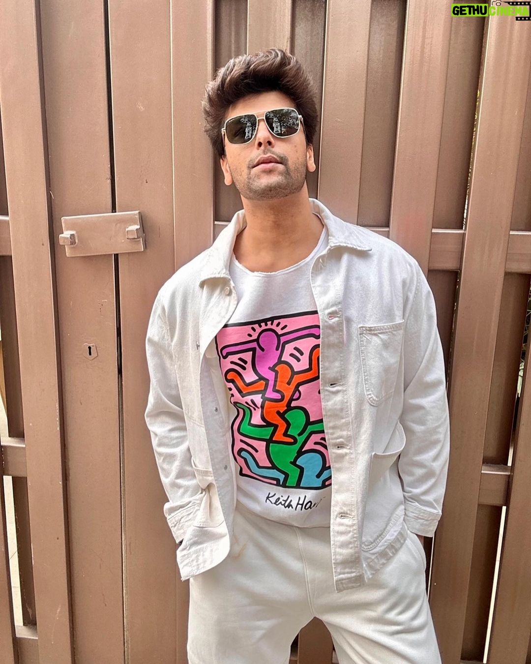 Kushal Tandon Instagram - photodump 2023 happy new year from us to yours, 🤩♥️Have a Magical 2023 😇💫🧿 Home Sweet Home Lucknow