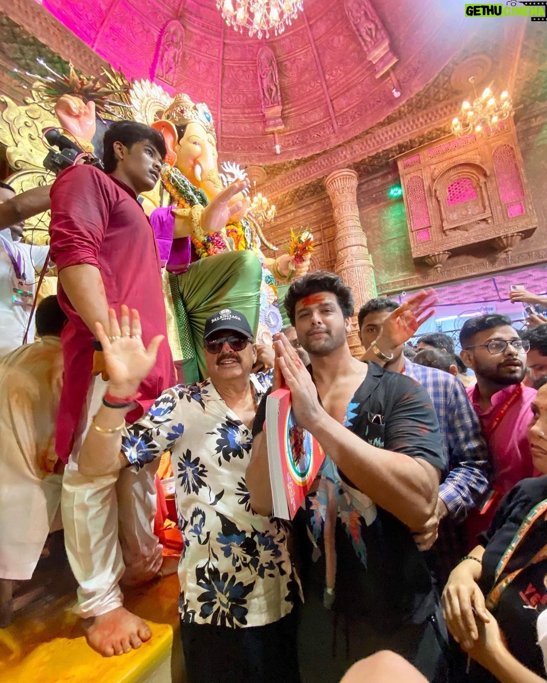 Kushal Tandon Instagram - #laalbaghcharaja bappaaaa moryaaa ❤️✨🔱