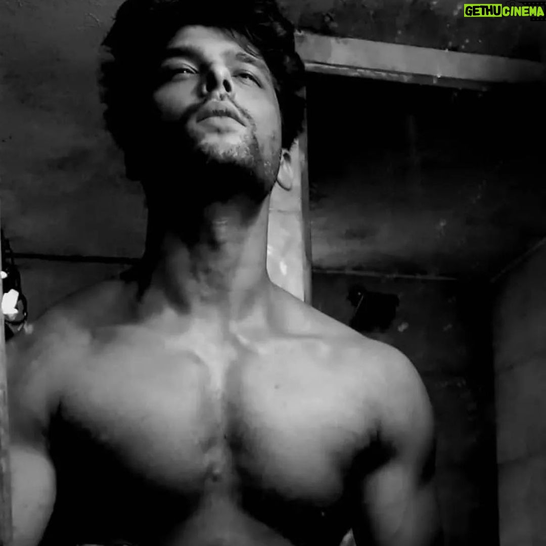 Kushal Tandon Instagram - “I changed my self for my self “ ✨