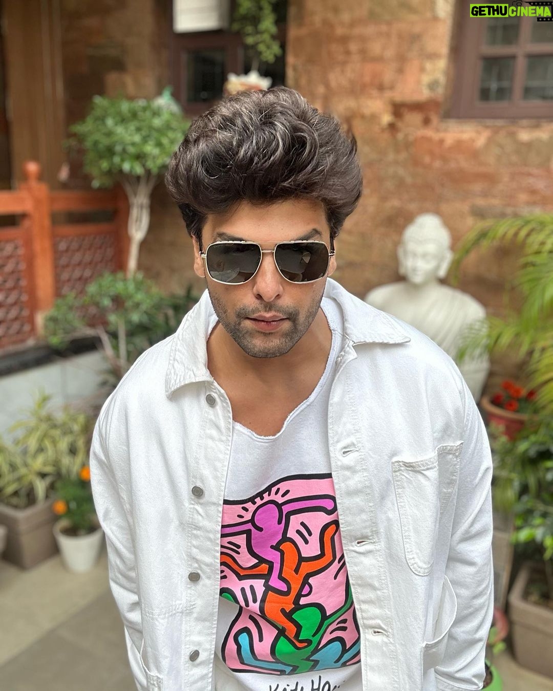 Kushal Tandon Instagram - photodump 2023 happy new year from us to yours, 🤩♥️Have a Magical 2023 😇💫🧿 Home Sweet Home Lucknow