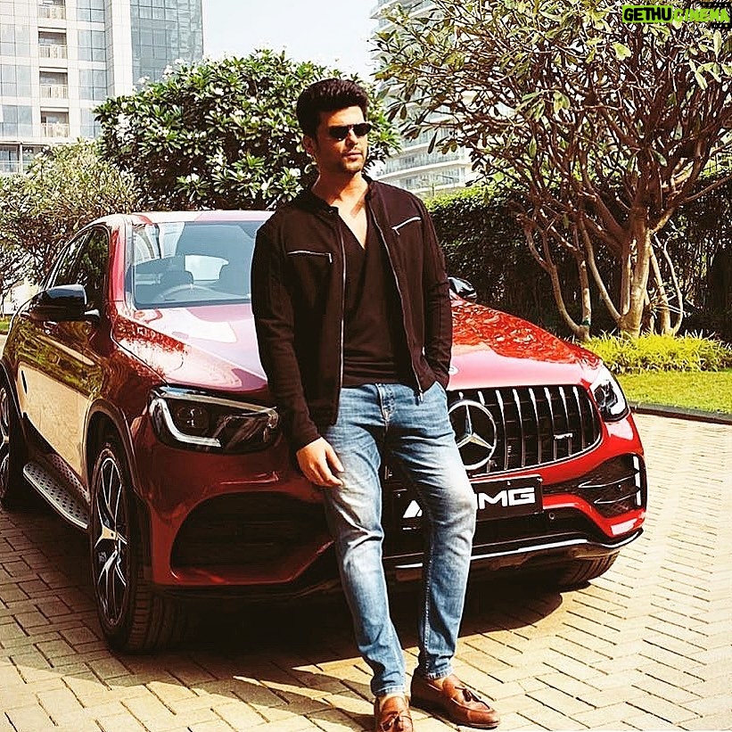 Kushal Tandon Instagram - What do you call always wanting a date for New Year’s Eve? “Social security “