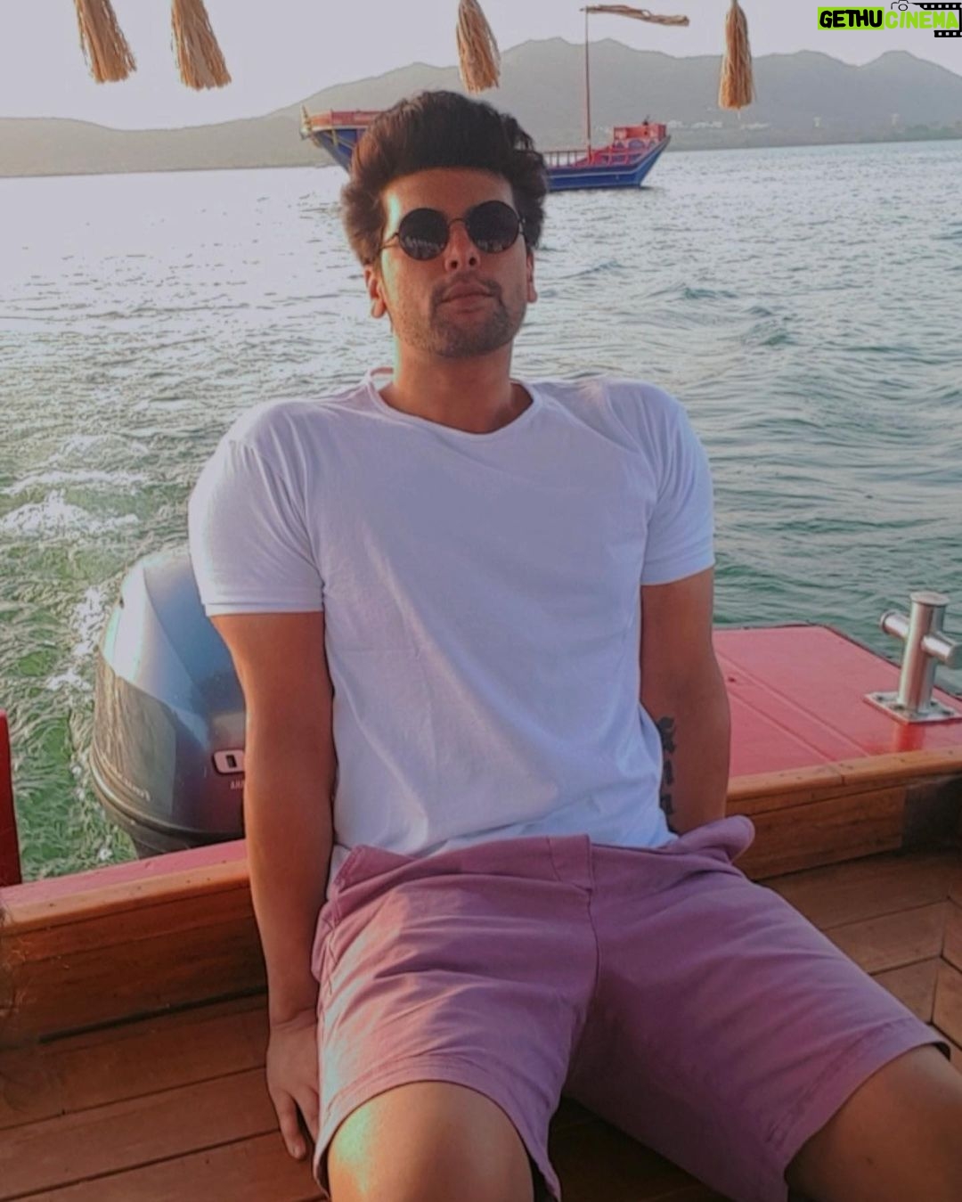 Kushal Tandon Instagram - I used to be jealous of Harry Potter for being able to talk to snakes , but it turns out I’ve been doin It for years 💡🐒