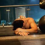 Kushal Tandon Instagram - When you are left with 100 burpees more at this odd hour🐒😔✨