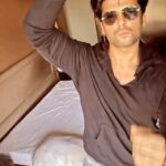 Kushal Tandon Instagram - This song is lit 🔥 keeps me grooving , n yea it’s no collaboration 😀straight from heart ❤️