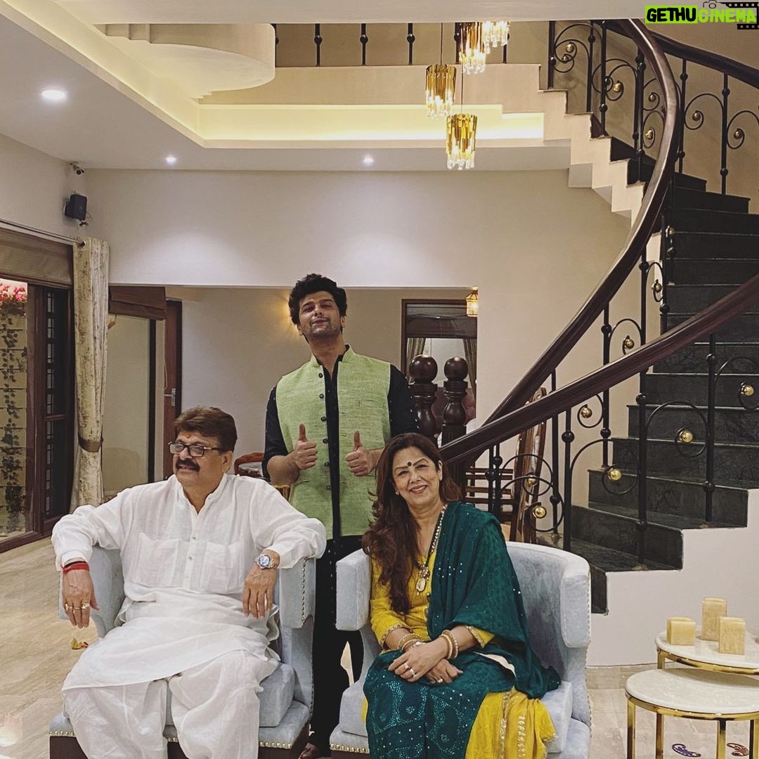 Kushal Tandon Instagram - Happy Diwali 🪔 from us to urs ❤️🧿🔱
