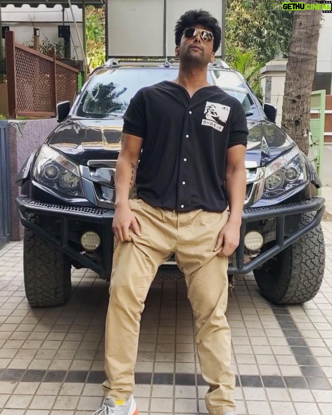 Kushal Tandon Instagram - BE THE SHIT WITHOUT SHITTIN ON ANYONE ELSE 🔱