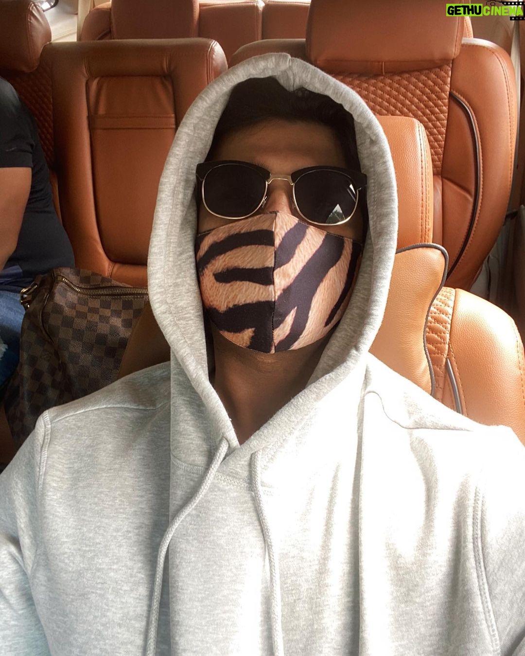 Kushal Tandon Instagram - If I cut you off , chances are , you handed me the scissors 🔱mask up @maskbykavita