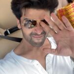 Kushal Tandon Instagram - Pyaar do , pyaar loooo🧿🙃