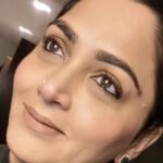 Kushboo Instagram - In the depth of darkness, a gentle smile reflects a world of contentment and love..🩶🩶🩶