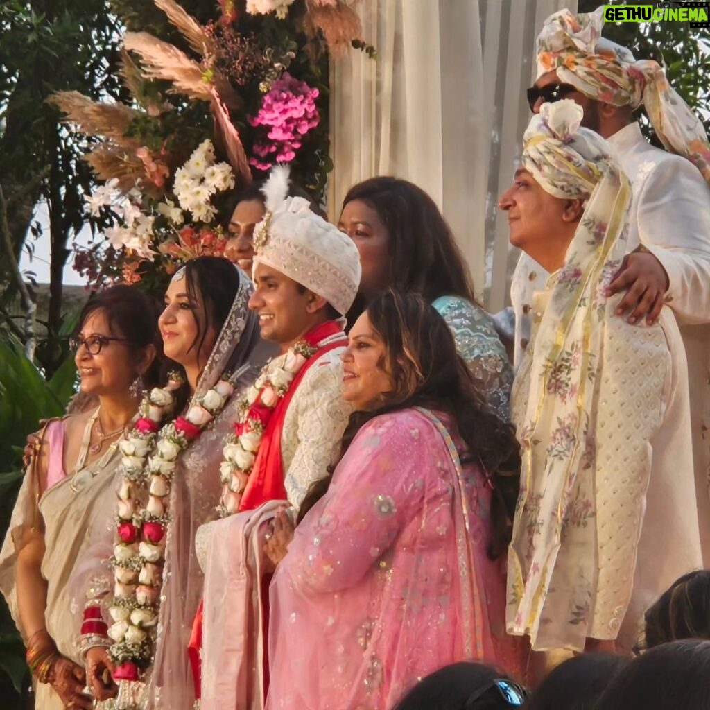 Kushboo Instagram - Wedding celebrations in Goa!! #Friends #family #Goa #sunshinecoast