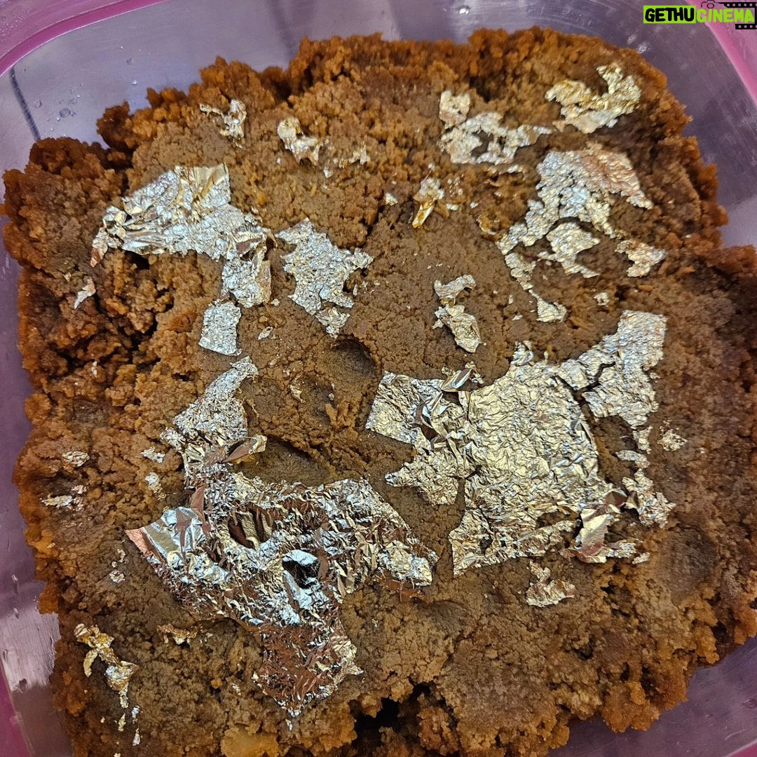 Kushboo Instagram - Milk badam cake is ready.. ❤️❤️❤️😀