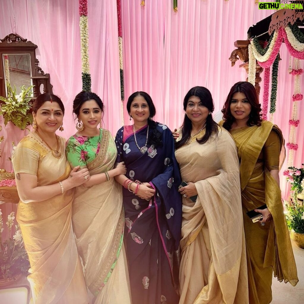 Kushboo Instagram - Bliss when surrounded by people you love. 💕 #wedding #celebration #friends #besties #together