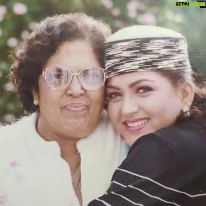 Kushboo Instagram - It's been 12 years since you left us Aunty. We have never been the same since. Your smile, your zest for life, your words of wisdom, your protective hug, your eyes of concern, your comfortable lap, I miss all of it. I lost my confidante, my friend, my support system, my punching bag, my mother like figure. Why did you go so early?? You had promised to be my guiding angel. I know you are watching me and guiding me till date. I miss you aunty. π’π’π’π’π’ #12years #missyouaunty #UbinFernandes