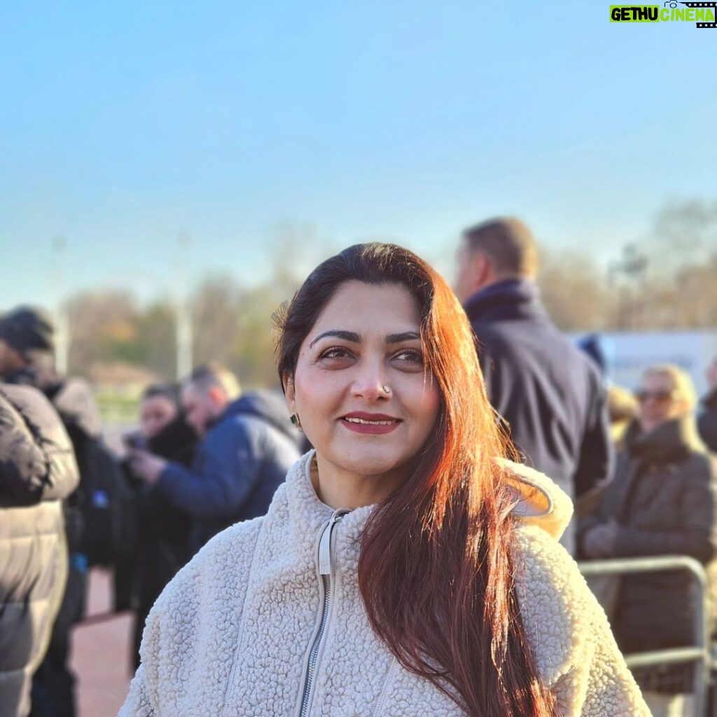 Kushboo Instagram - London !!!! Walking through its vibrant streets, surrounded by the rich history and dynamic culture, always brings a sense of comfort and belonging. The familiar sights and the friendly faces make it a city that resonates with me on a deep level. It's more than just a destination; it's a place that makes me feel at home. 🇬🇧❤ #LondonLove #HomeSweetHome #CityComfort #EmbracingLondon