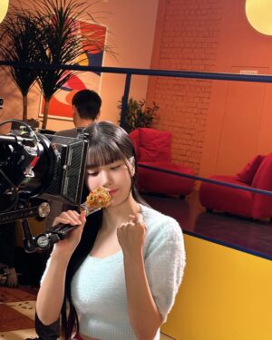 Kwon Eun-bi Instagram - @jadamchicken_official 맵슐래이요~🍗❤️