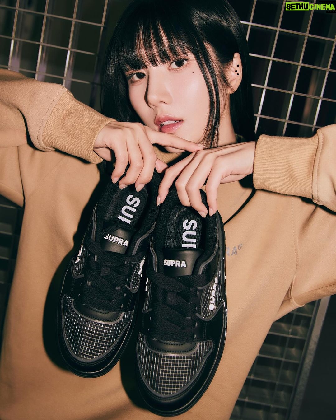 Kwon Eun-bi Instagram - #수프라 #SUPRA #수프라패딩 ⠀ 수프라 한남 플래그쉽 스토어에서 따뜻한 겨울 고프코어 스타일링을 확인해보세요.♥️