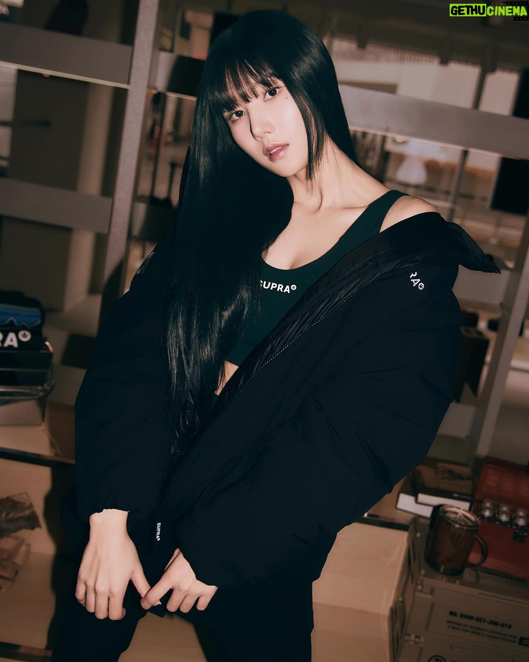 Kwon Eun-bi Instagram - #수프라 #SUPRA #수프라패딩 ⠀ 수프라 한남 플래그쉽 스토어에서 따뜻한 겨울 고프코어 스타일링을 확인해보세요.♥️