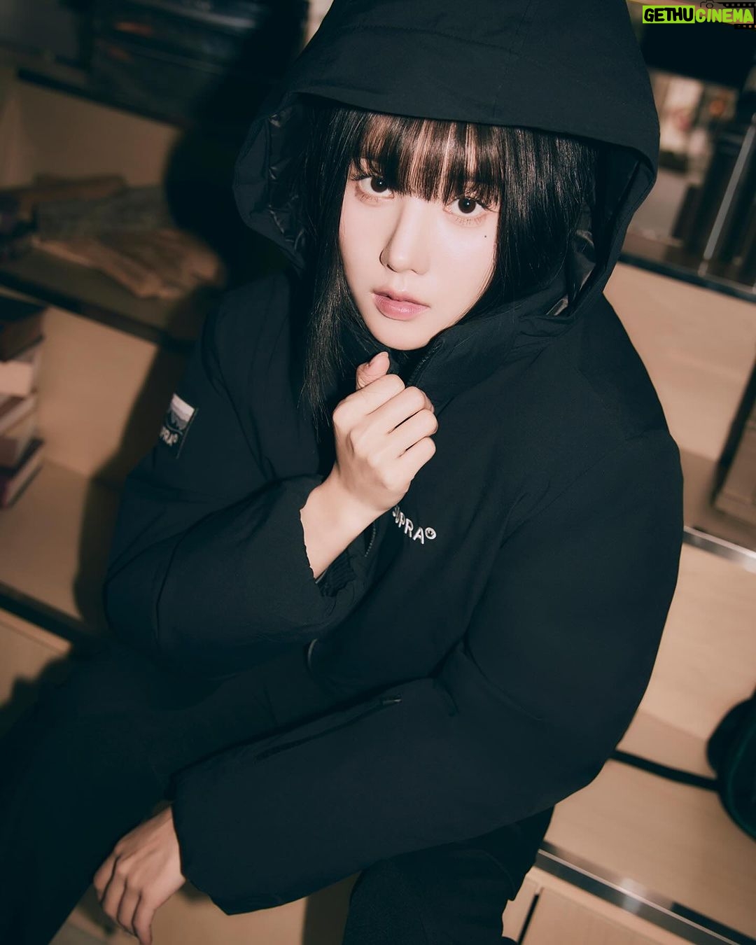 Kwon Eun-bi Instagram - #수프라 #SUPRA #수프라패딩 ⠀ 수프라 한남 플래그쉽 스토어에서 따뜻한 겨울 고프코어 스타일링을 확인해보세요.♥️
