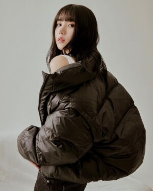 Kwon Eun-bi Instagram - @calvinklein, #광고, #MYCALVINS, #CK패딩, #캘빈클라인패딩 #캘빈클라인