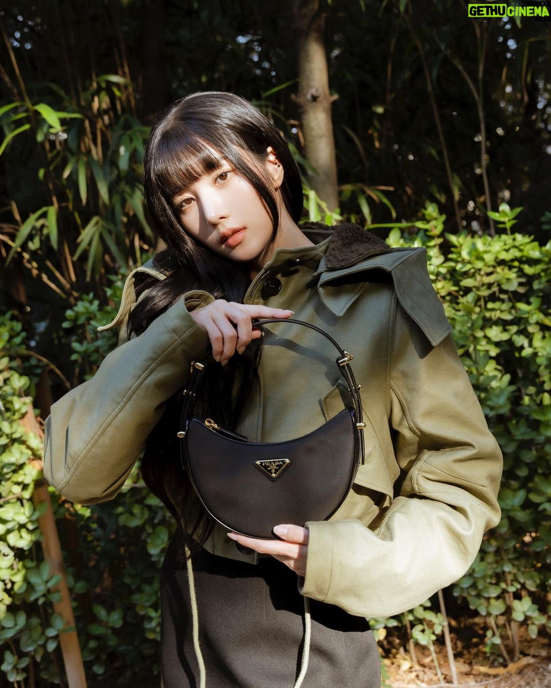 Kwon Eun-bi Instagram - 🖤 ⠀ @prada #PradaArque #PradaFW23 #ad