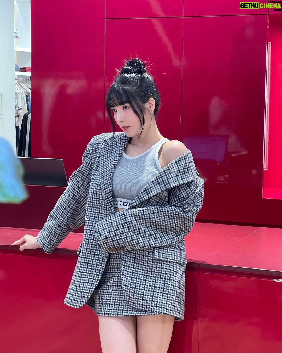 Kwon Eun-bi Instagram - #AD #현대판교 #타미힐피거 #TommyHilfiger #Alwaystogether @tommyhilfiger
