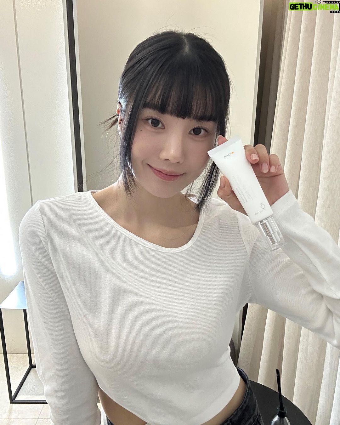 Kwon Eun-bi Instagram - #광고 수분촉촉 은비대장🐰 오늘 밤8시 올라이브 출격 준비완료! @9wishes_official ⠀ #나인위시스 #올영라이브 #수분앰플 #톤업크림