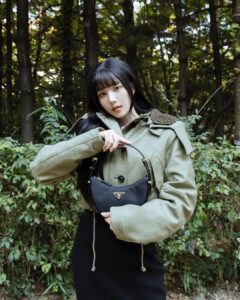 Kwon Eun-bi Instagram - 🖤 ⠀ @prada #PradaArque #PradaFW23 #ad