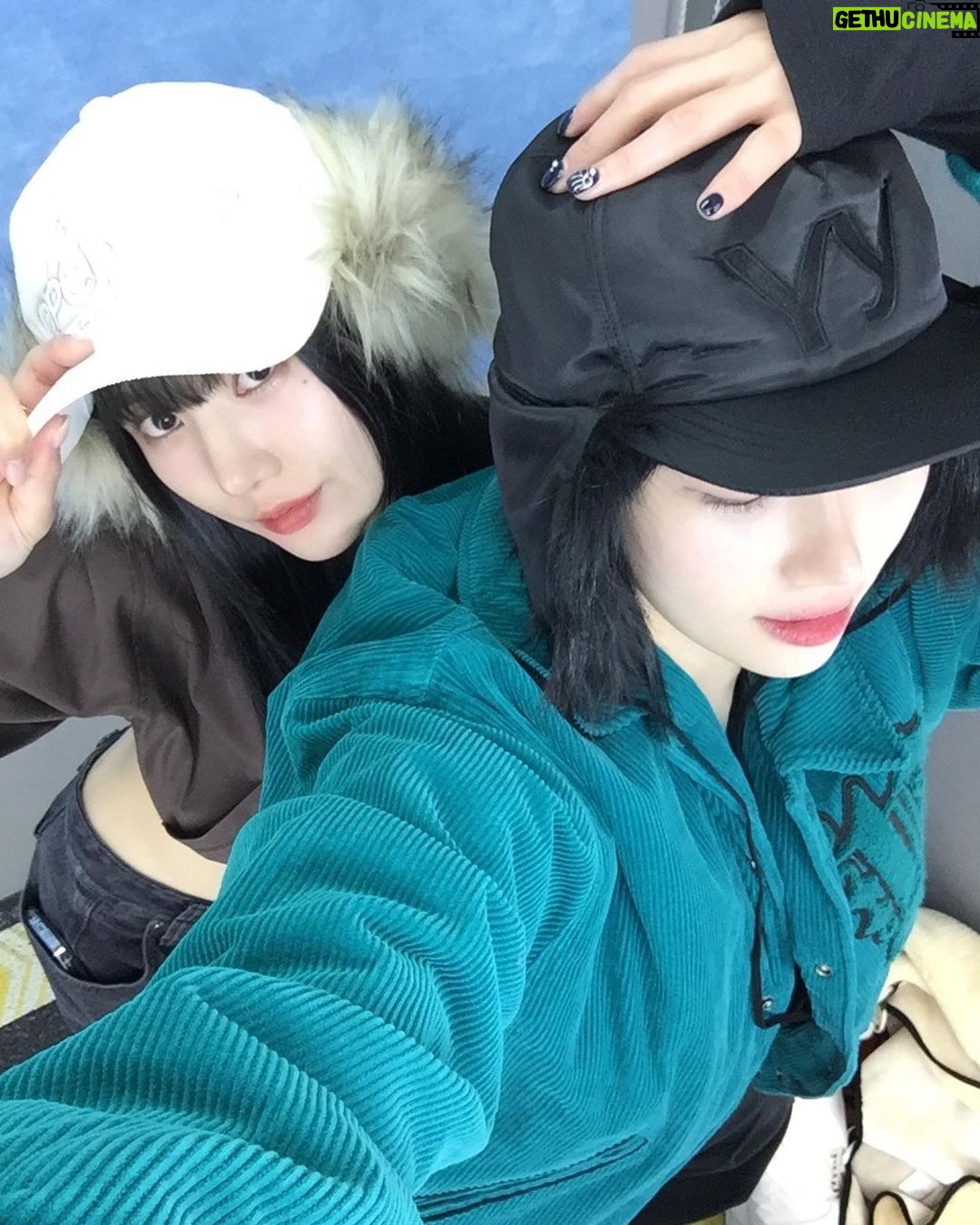 Kwon Eun-bi Instagram - @izykite + ☃️ = 🎄🤍